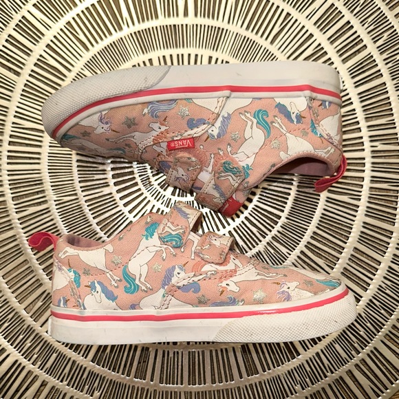 Unicorn Vans - Picture 2 of 6